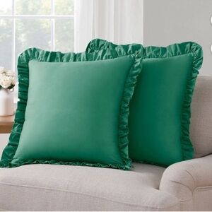 Set of 2 Draper James Large Plush 20" × 20" Green Ruffle Accent Pillows, New
